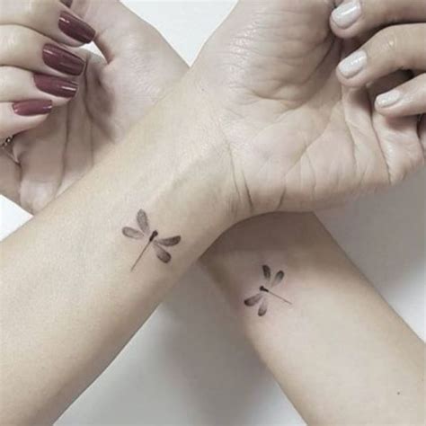 tatouage soeur original|Tatouage de sœur : 100 idées pour sceller votre amour